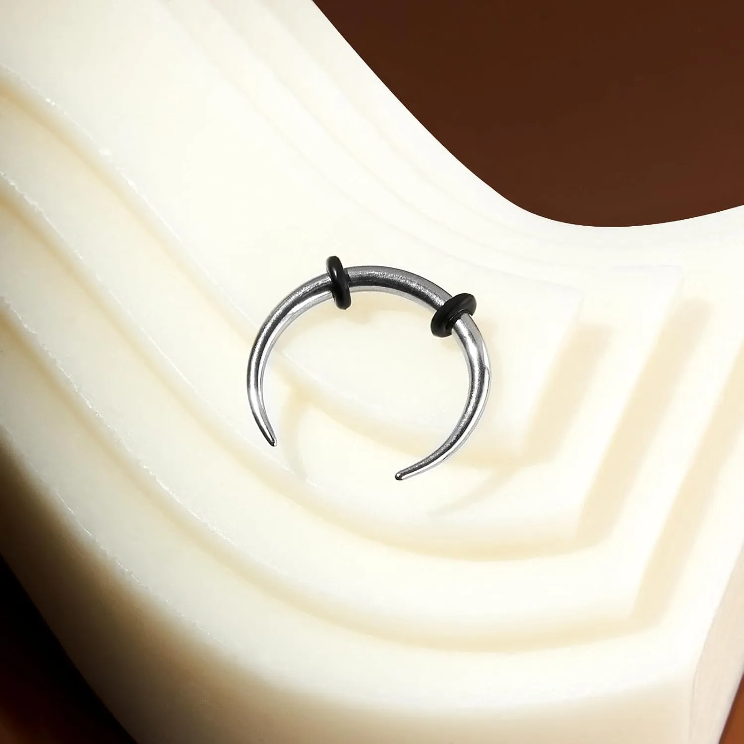 2/4 pcs Stainless Steel Nose Ear Rings Crescent Pincher Septum Taper Rings C Shape Buffalo Horseshoes Hoops Body Piercing Jewelry 10-18G