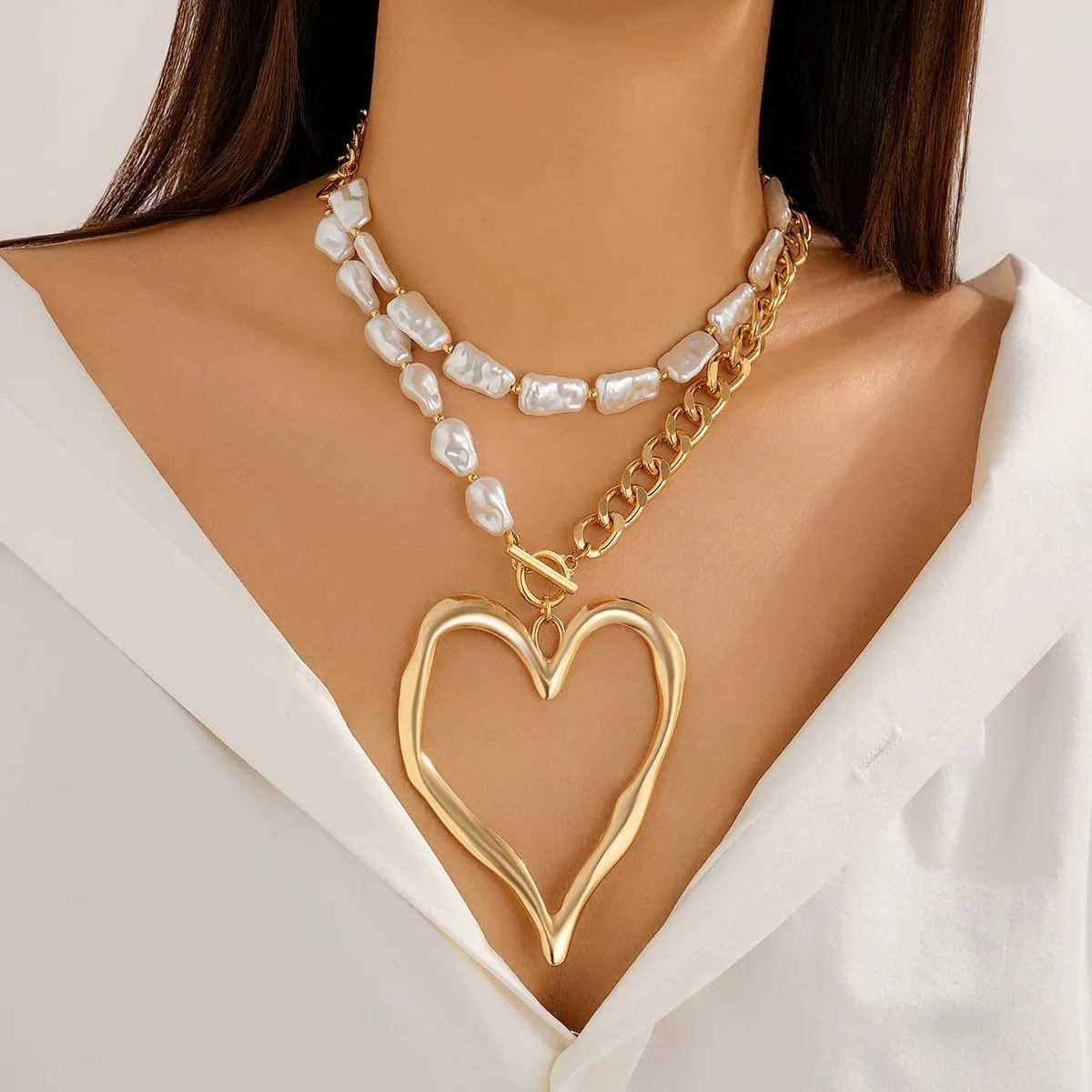 Baroque Pearl Heart Pendant Necklace for Women Chunky Layered Adjustable Hollow Heart Clavicle Chain Vintage Unique Bead Love Choker Y2k Jewelry Gifts