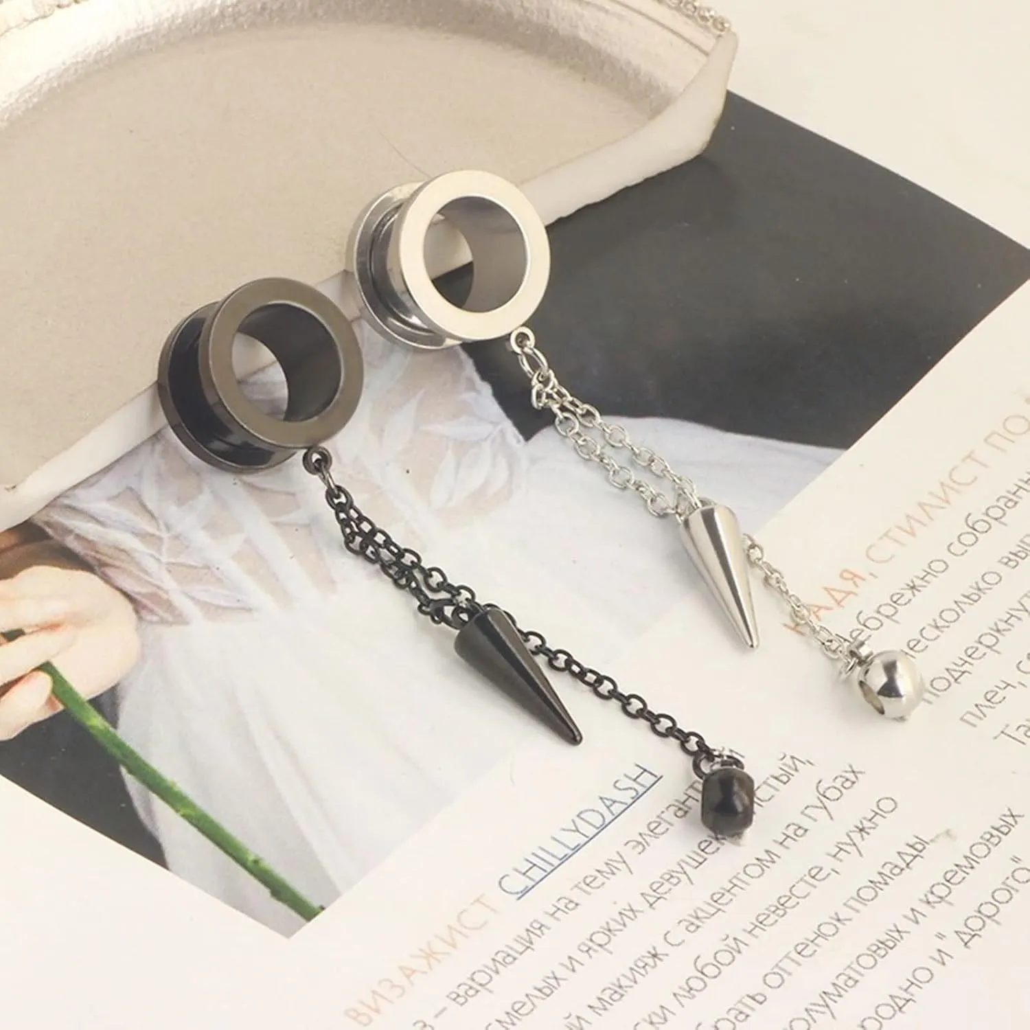 Ear Plugs, 2PCS Stainless Steel Gauges with Long Tassel Cone and Ball Dangle Gauges Tunnels Ear Piercing Jewelry