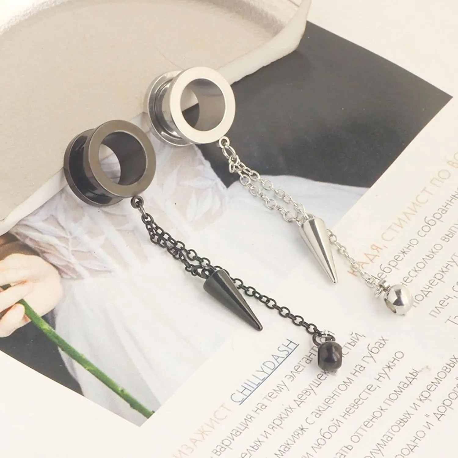 Ear Plugs, 2PCS Stainless Steel Gauges with Long Tassel Cone and Ball Dangle Gauges Tunnels Ear Piercing Jewelry
