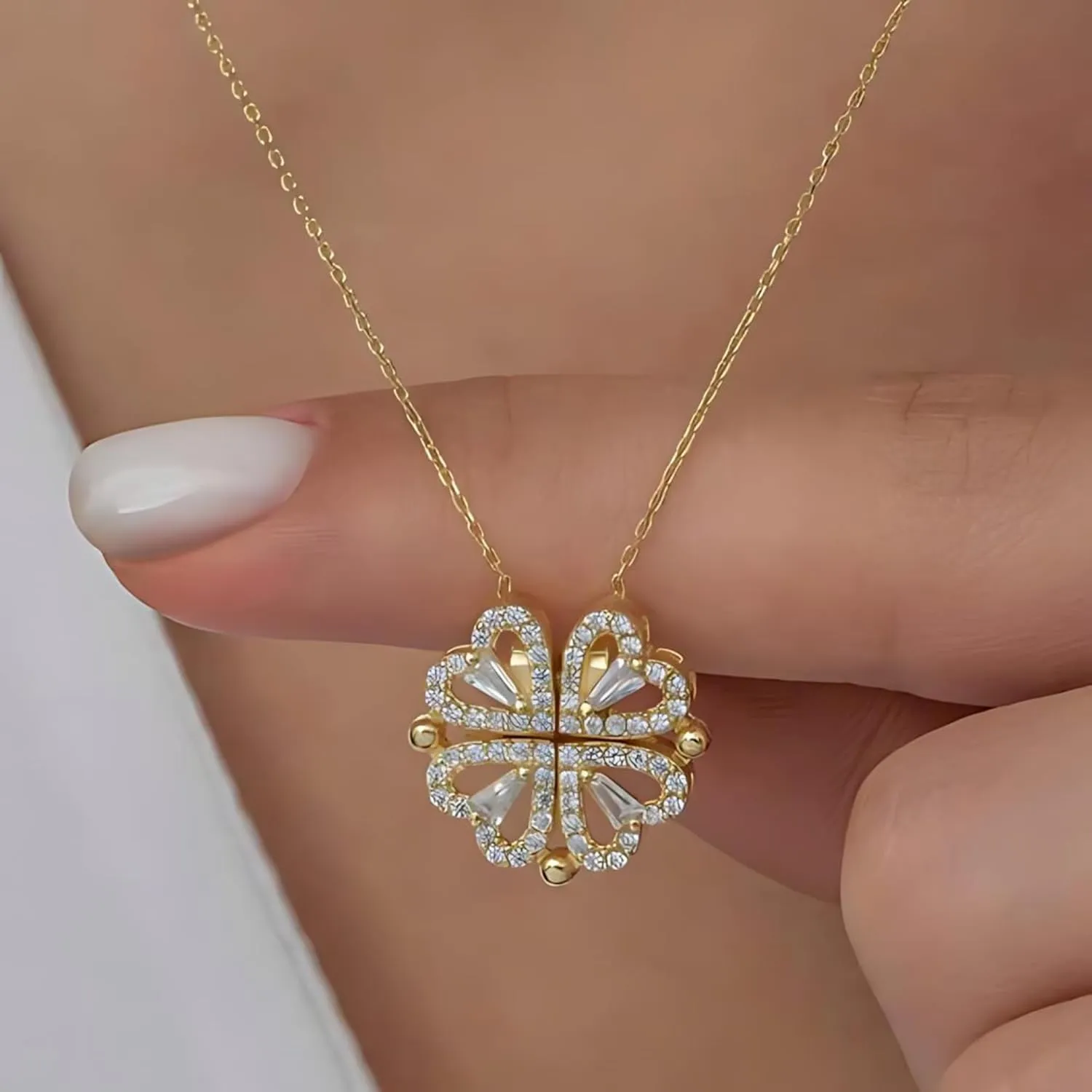 Foldable 4 Leaf Clover Necklace - Premium Quality Stainless Steel, 18k Gold Plated | Ideal Gift for Women's Birthday, Valentine's Day Gift, Clover Pendant Necklace for Her