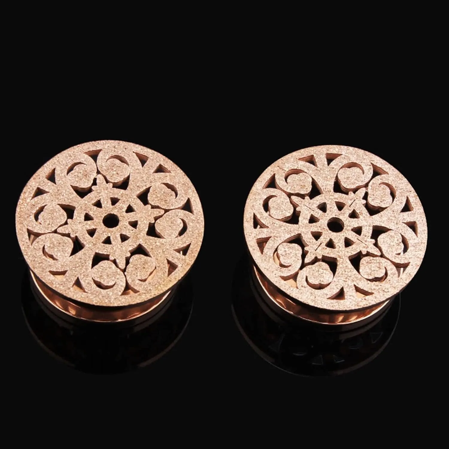 Gauges Tunnels, 2PCS Stainless Steel Tunnels Round with Matte Hollow Flower Gauge Plugs Body Piercings Jewelry