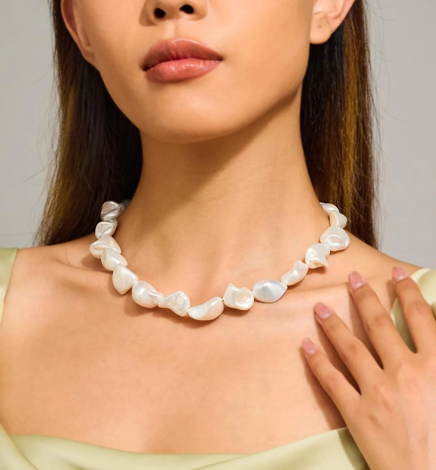 LILIE&WHITE Shell Necklace For Women White Chunky Shell Gemstone Necklace Colorful Summer Beach Necklace