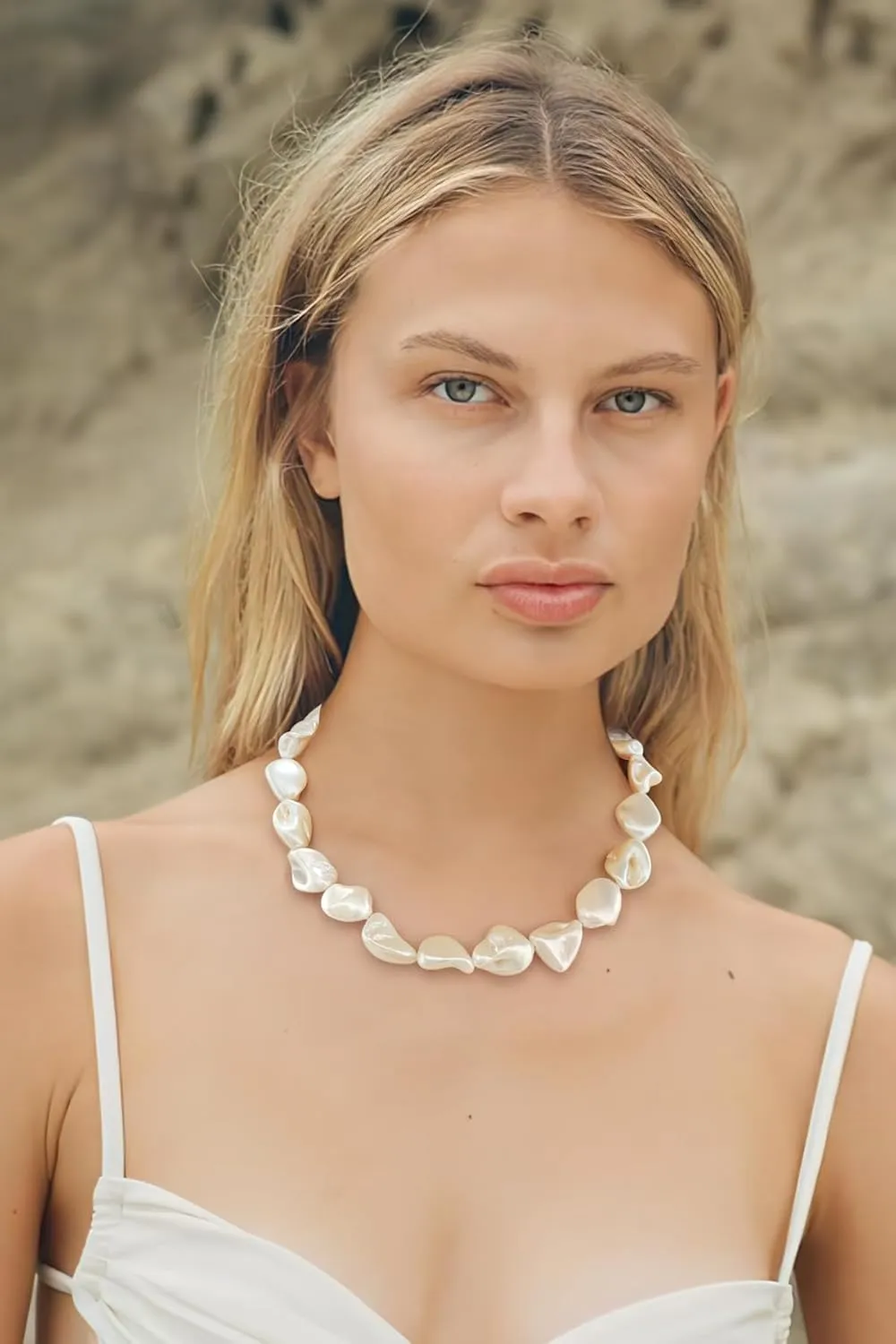LILIE&WHITE Shell Necklace For Women White Chunky Shell Gemstone Necklace Colorful Summer Beach Necklace