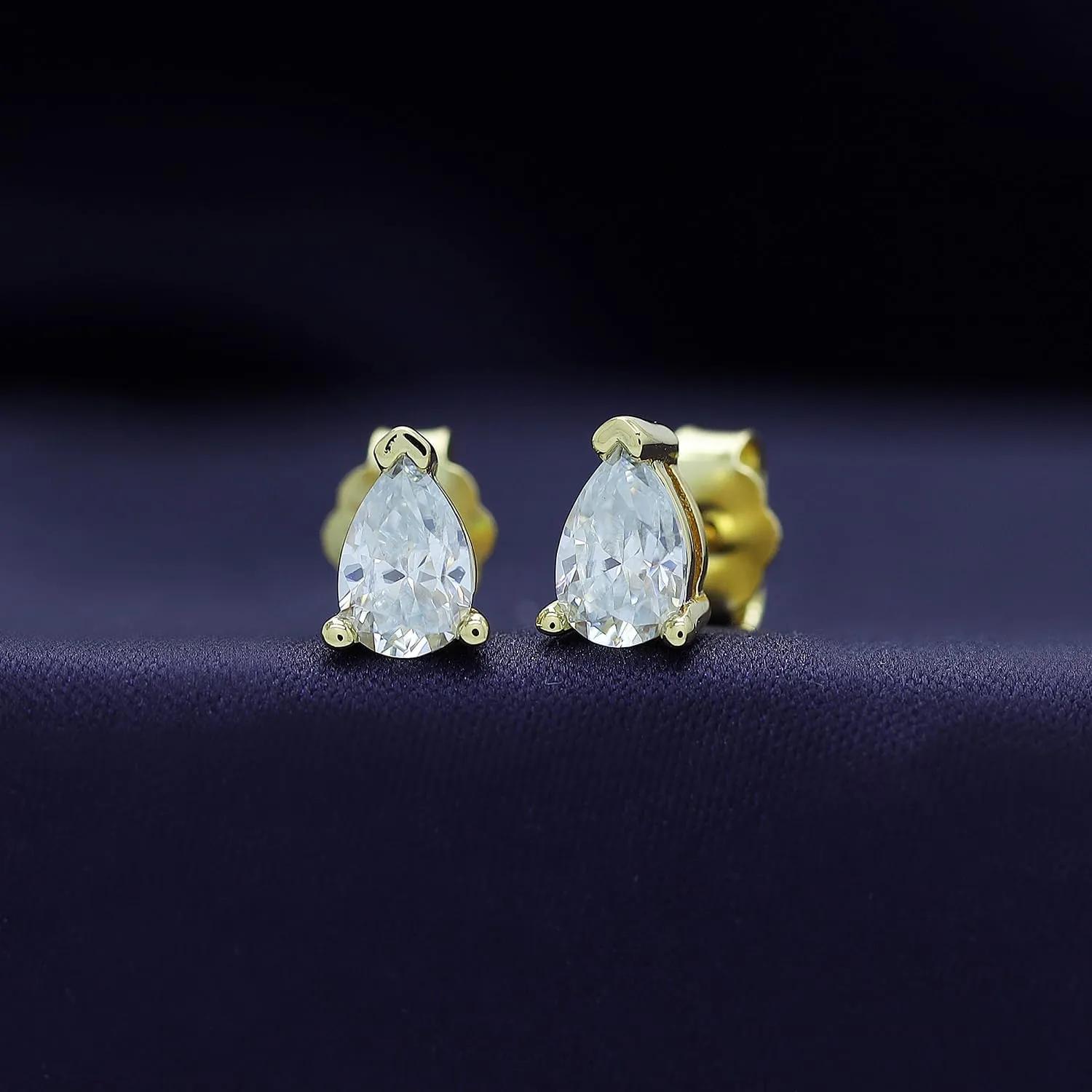 SAVEARTH DIAMONDS 18k Gold Plated Sterling Silver Post Solitaire Stud Earrings | 4X6MM Pear & Oval Moissanite Diamond Stud Earrings for Women | Jewelry Gifts For Her Push Back Earrings
