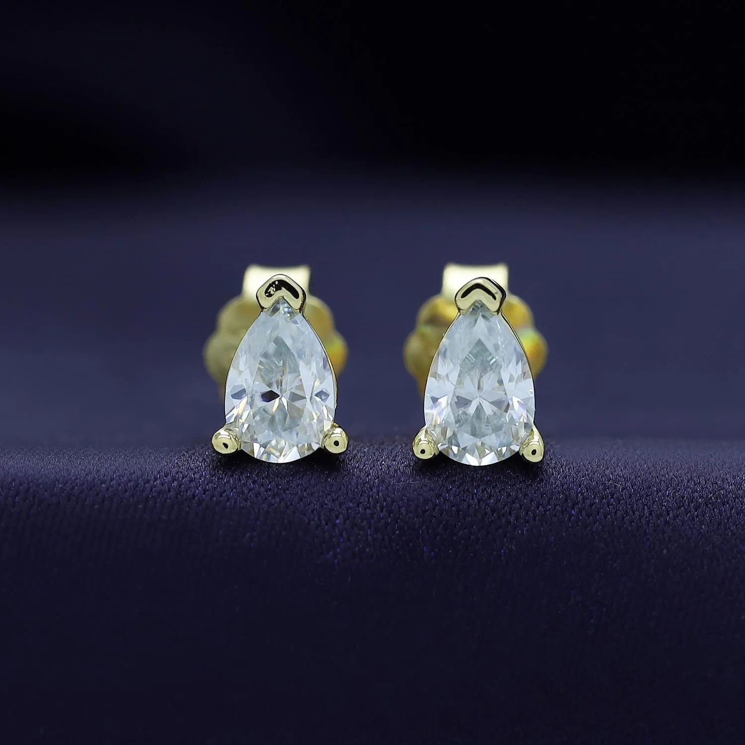 SAVEARTH DIAMONDS 18k Gold Plated Sterling Silver Post Solitaire Stud Earrings | 4X6MM Pear & Oval Moissanite Diamond Stud Earrings for Women | Jewelry Gifts For Her Push Back Earrings