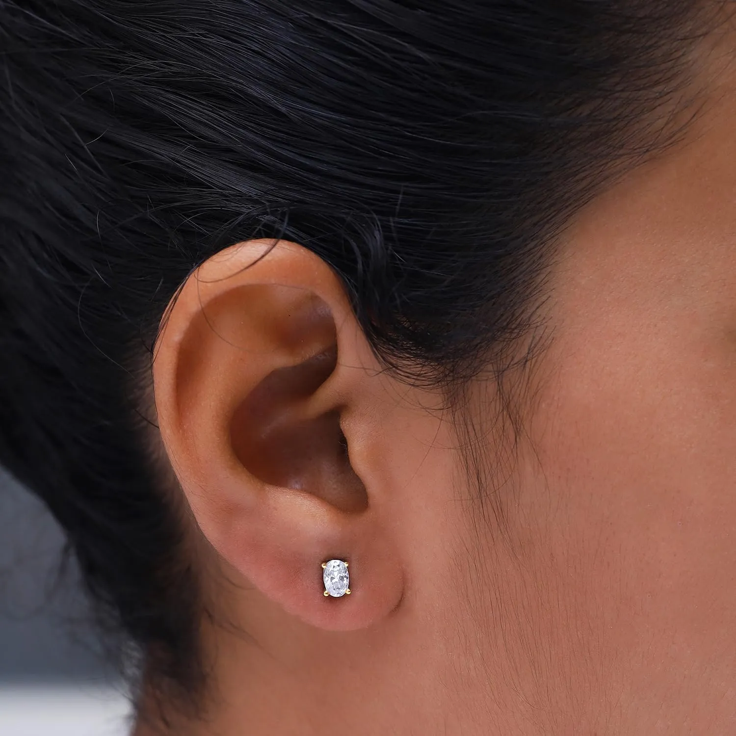 SAVEARTH DIAMONDS 18k Gold Plated Sterling Silver Post Solitaire Stud Earrings | 4X6MM Pear & Oval Moissanite Diamond Stud Earrings for Women | Jewelry Gifts For Her Push Back Earrings