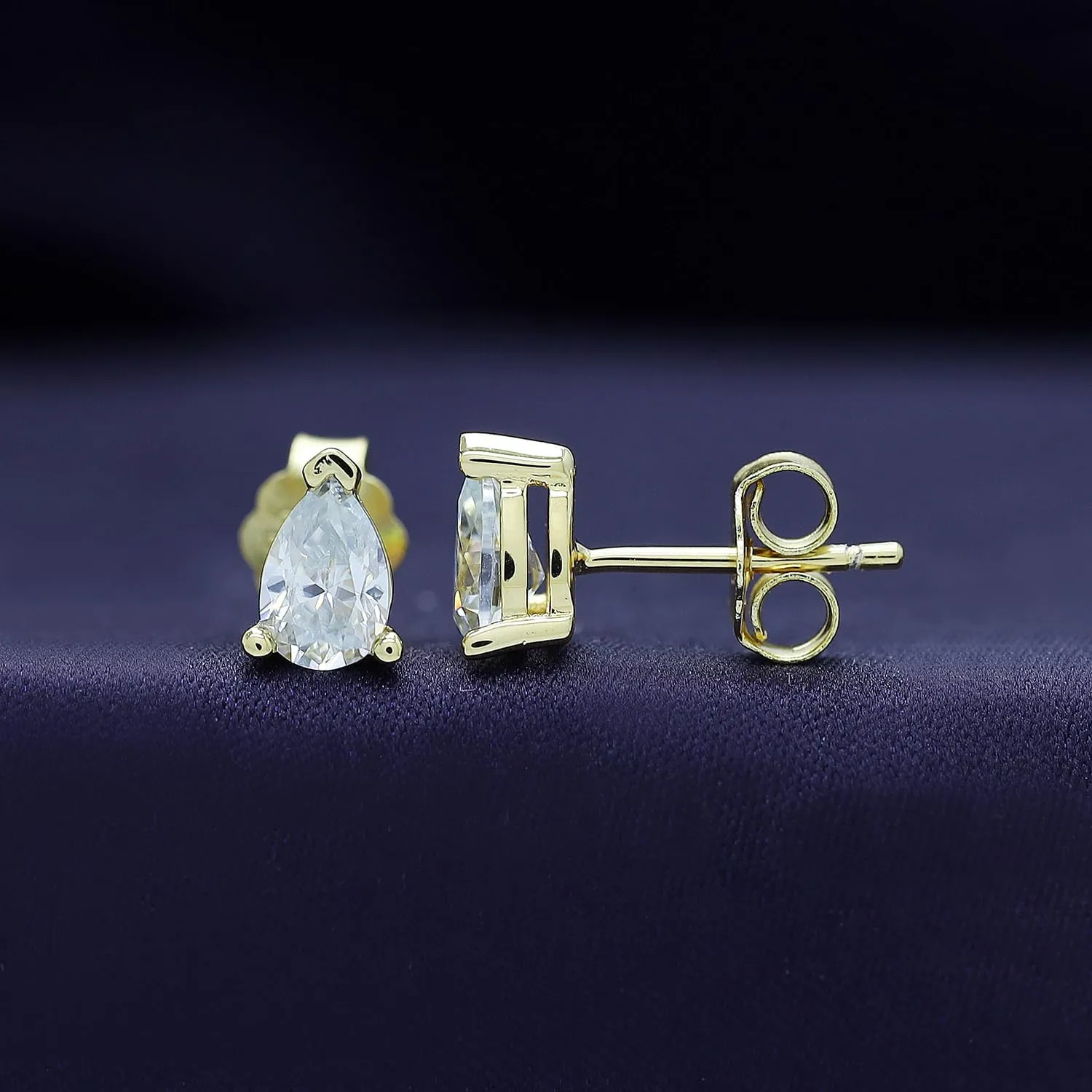 SAVEARTH DIAMONDS 18k Gold Plated Sterling Silver Post Solitaire Stud Earrings | 4X6MM Pear & Oval Moissanite Diamond Stud Earrings for Women | Jewelry Gifts For Her Push Back Earrings