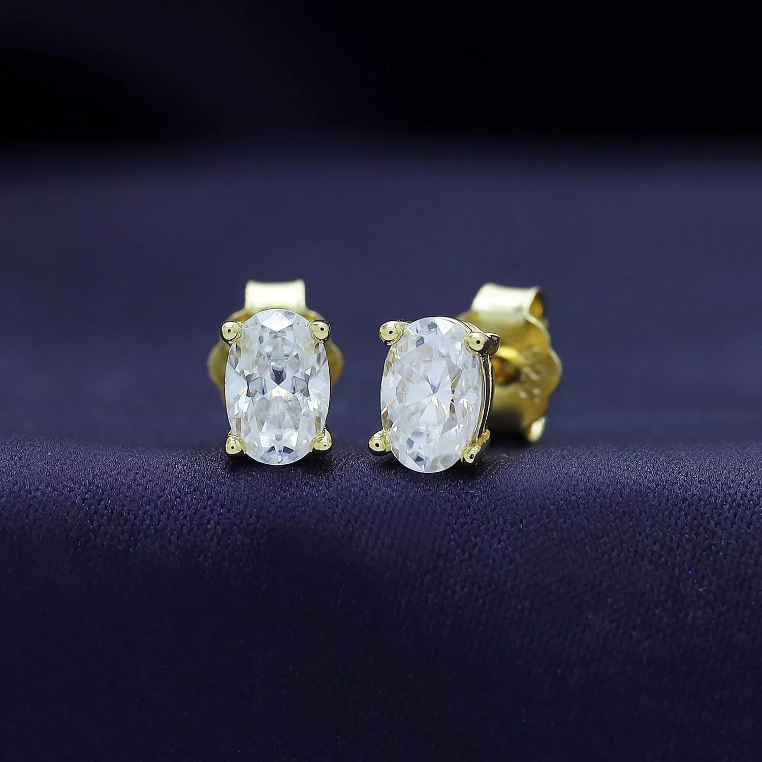 SAVEARTH DIAMONDS 18k Gold Plated Sterling Silver Post Solitaire Stud Earrings | 4X6MM Pear & Oval Moissanite Diamond Stud Earrings for Women | Jewelry Gifts For Her Push Back Earrings