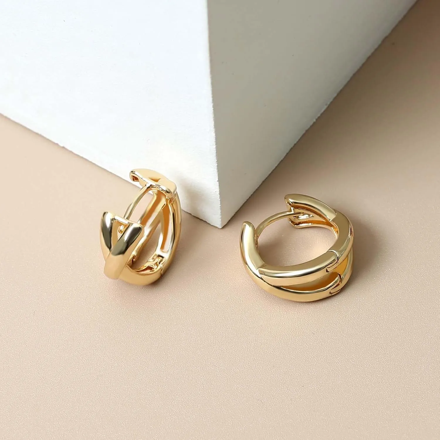 Small Chunky Gold Hoop Earrings For Women, 14k Gold Thick statement huggie hoop earrings Trendy Hoop Earrings Set Hypoallergenic Fashion Earrings